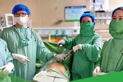 Thai phụ 23 tuổi bị xoắn u buồng trứng hiếm gặp