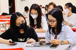 Sinh viên báo chí lo lắng tìm việc làm đúng ngành học