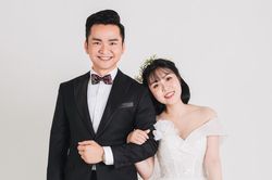 MC Hạnh Phúc lần đầu khoe ảnh cưới sau 5 năm kết hôn