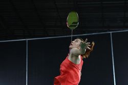Nữ hoàng cầu lông Việt Nam học đánh pickleball qua mạng, tự khăn gói đi đấu giải quốc tế