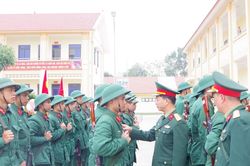 Kiểm tra huấn luyện chiến sĩ mới tại Trung đoàn 764