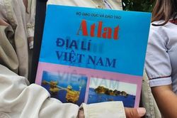 Từ năm 2025, thí sinh không được mang Atlat vào phòng thi tốt nghiệp THPT, vì sao?
