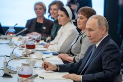 Thỏa thuận Mỹ-Ukraine: Nga không lạ với 'bẫy' của phương Tây, nhưng Tổng thống Putin vẫn phải 'đặt lên bàn cân' vì một yếu tố