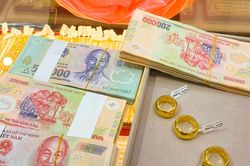 Giá tăng sốc, nhiều người dân Nghệ An vẫn đầu tư vào vàng