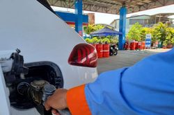 Giá xăng dầu hôm nay 14/3: Tiếp tục giảm mạnh