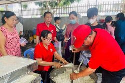 Phát huy vai trò 'cầu nối' trong hoạt động nhân đạo