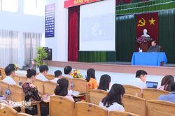 Nêu cao tinh thần học tập suốt đời trong cán bộ, đảng viên