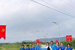 Hàng nghìn thanh niên Nghệ An tham gia ngày cao điểm 'Tình nguyện vì đô thị văn minh'