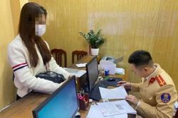 Nữ tài xế vượt đèn đỏ 7 lần trong 2 tuần bị phạt 133 triệu, lý do mắc lỗi gây bất ngờ