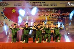 Tuyên truyền lưu động 'Bản hùng ca vang mãi'