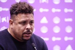 Ronaldo 'béo' đối mặt sóng gió