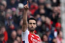 Thắng tối thiểu Chelsea bằng sở trường bóng chết, Arsenal nuôi hy vọng bám đuổi Liverpool