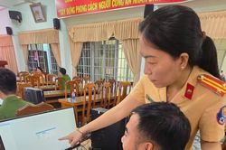 Phòng Cảnh sát giao thông, Công an tỉnh Khánh Hòa: Tập huấn cho cán bộ tiếp nhận hồ sơ cấp giấy phép lái xe