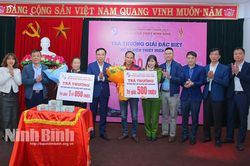 Trao giải thưởng đặc biệt Xổ số kiến thiết miền Bắc