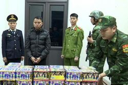 Vận chuyển trái phép 84 kg pháo hoa từ Lào về Việt Nam để tiêu thụ