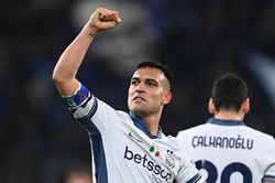 Cuộc đua Scudetto: Inter lại một mình, một ngựa