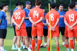 Tin nóng bóng đá Việt hôm nay 18/3: Xuân Son báo tin mừng; HLV Kim Sang Sik họp báo trước trận gặp Campuchia