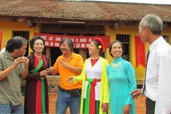 Cuộc thi 'Thơ ca và Nguồn cội' lần thứ 3: Lời kêu gọi thiêng liêng từ một ngôi làng yêu thơ