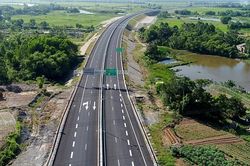 Đưa vào khai thác 70km đường cao tốc Vân Phong - Nha Trang dịp 30-4-2025