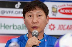 HLV Kim Sang-sik: Đội tuyển Việt Nam sẽ cẩn trọng trước Campuchia'