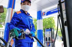 Giá xăng dầu hôm nay 18/3: Thị trường thế giới tăng nhẹ