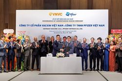 Pfizer ký kết hợp tác với VNVC về chia sẻ kiến thức sản xuất vắc xin công nghệ cao