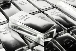 Giá bạc thế giới tăng lên mức cao nhất 5 tháng qua