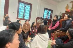 Đã tìm thấy một ngư dân Quỳnh Lưu còn sống trong vụ chìm tàu cá trên đường vào lạch