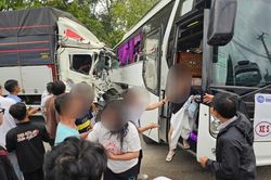 Xe tải tông xe khách trên đèo ở Khánh Hòa, 7 người bị thương