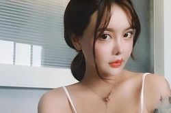 Người mẫu Trung Quốc khóc lóc, đòi ly hôn