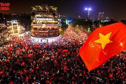 Bức ảnh kinh điển về tòa nhà Hàm cá mập trong những giờ phút lịch sử