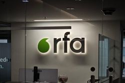 Đài phát thanh RFA cho hầu hết nhân viên nghỉ phép không lương