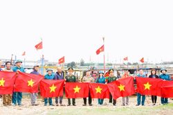 Những người 'giữ Cửa Lò xanh, giữ lòng dân vững'