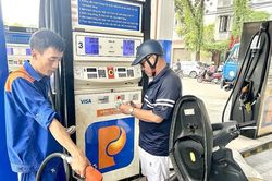 Giá xăng RON95-III quay đầu tăng vượt ngưỡng 20.000 đồng/lít