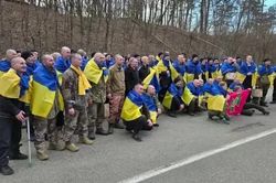 Nga và Ukraine tiến hành đợt trao đổi tù binh lớn nhất