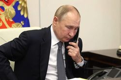 Triển vọng hòa bình Nga - Ukraine: Chờ đợi cuộc gọi từ số quen thuộc