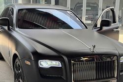 Ngọc Trinh bán xe siêu sang Rolls-Royce Ghost độ độc đáo