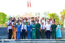 Phó chủ tịch nước Võ Thị Ánh Xuân thăm, tặng quà mẹ Việt Nam anh hùng tại Đồng Nai