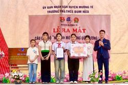 Ra mắt câu lạc bộ 'Nữ sinh mở đường đến tương lai'