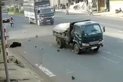 Gia Lai: Phóng nhanh qua ngã ba, thanh niên đi xe máy đâm vào xe tải tử vong
