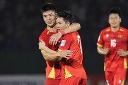 Tuyển Việt Nam liên tiếp thăng hạng FIFA