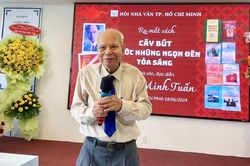 Nhà văn Đoàn Minh Tuấn: Thế hệ tôi đúng là 'sống rồi mới viết'