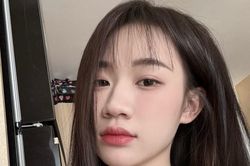 'Thánh nữ lắc hông' bất ngờ xuất hiện với hình ảnh ngoan hiền