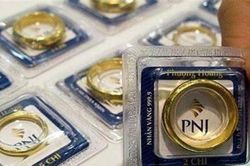 Giá vàng nhẫn PNJ chiều 26/3 vượt vàng miếng, tiến sát mức 99 triệu đồng/lượng