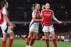 Arsenal ngược dòng ngoạn mục loại Real Madrid, vào bán kết Champions League nữ Châu Âu