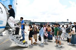 Điều chỉnh loạt chuyến bay tại sân bay Tân Sơn Nhất và Côn Đảo