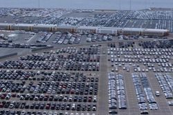 Ông Trump áp thuế 25% đối với toàn bộ ôtô nhập khẩu vào thị trường Mỹ