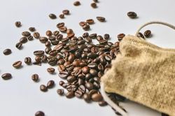 Giá cà phê hôm nay 28/3/2025: đầu cơ bán tháo, Robusta mất gần 250 USD/tấn/2 ngày