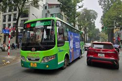 Hà Nội thúc đẩy chuyển đổi phương tiện năng lượng xanh giảm ô nhiễm môi trường