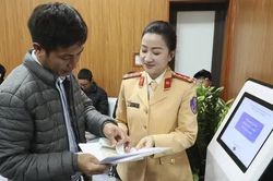 Công an Hà Nội tiếp nhận 20.000 hồ sơ cấp, đổi GPLX